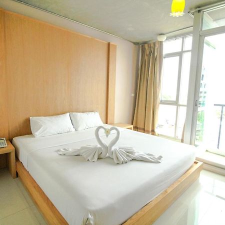 Bansabai Sabaidee Service Apartment Бангкок Экстерьер фото