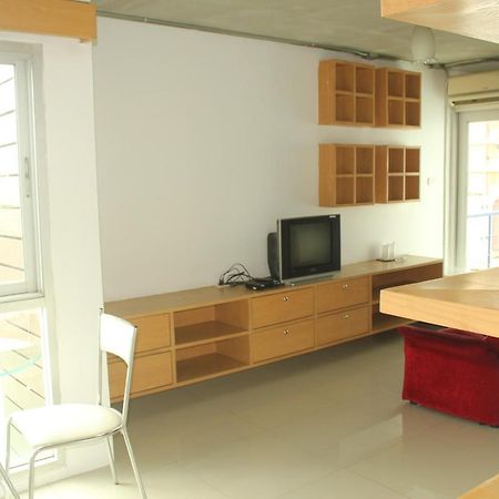 Bansabai Sabaidee Service Apartment Бангкок Экстерьер фото
