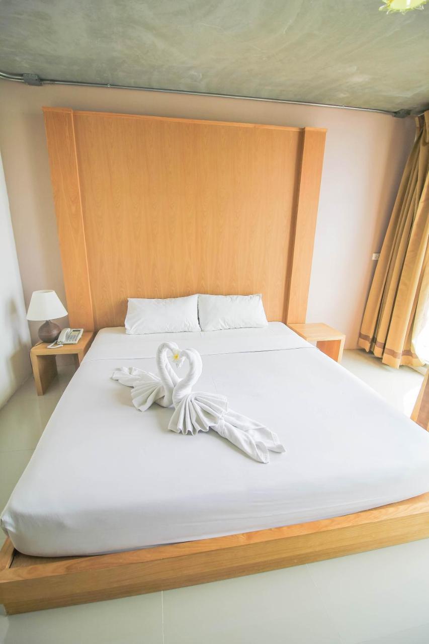 Bansabai Sabaidee Service Apartment Бангкок Экстерьер фото