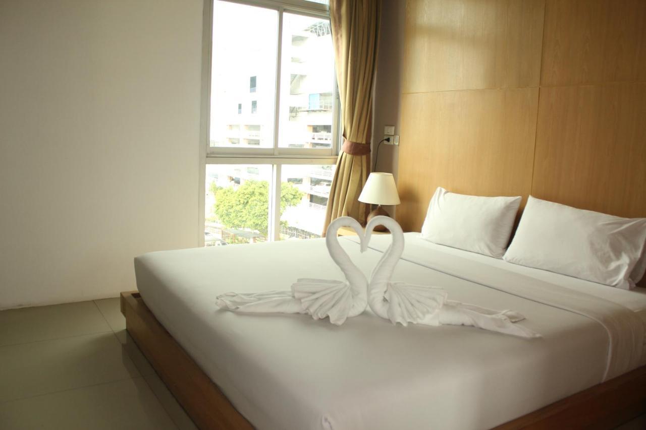 Bansabai Sabaidee Service Apartment Бангкок Экстерьер фото